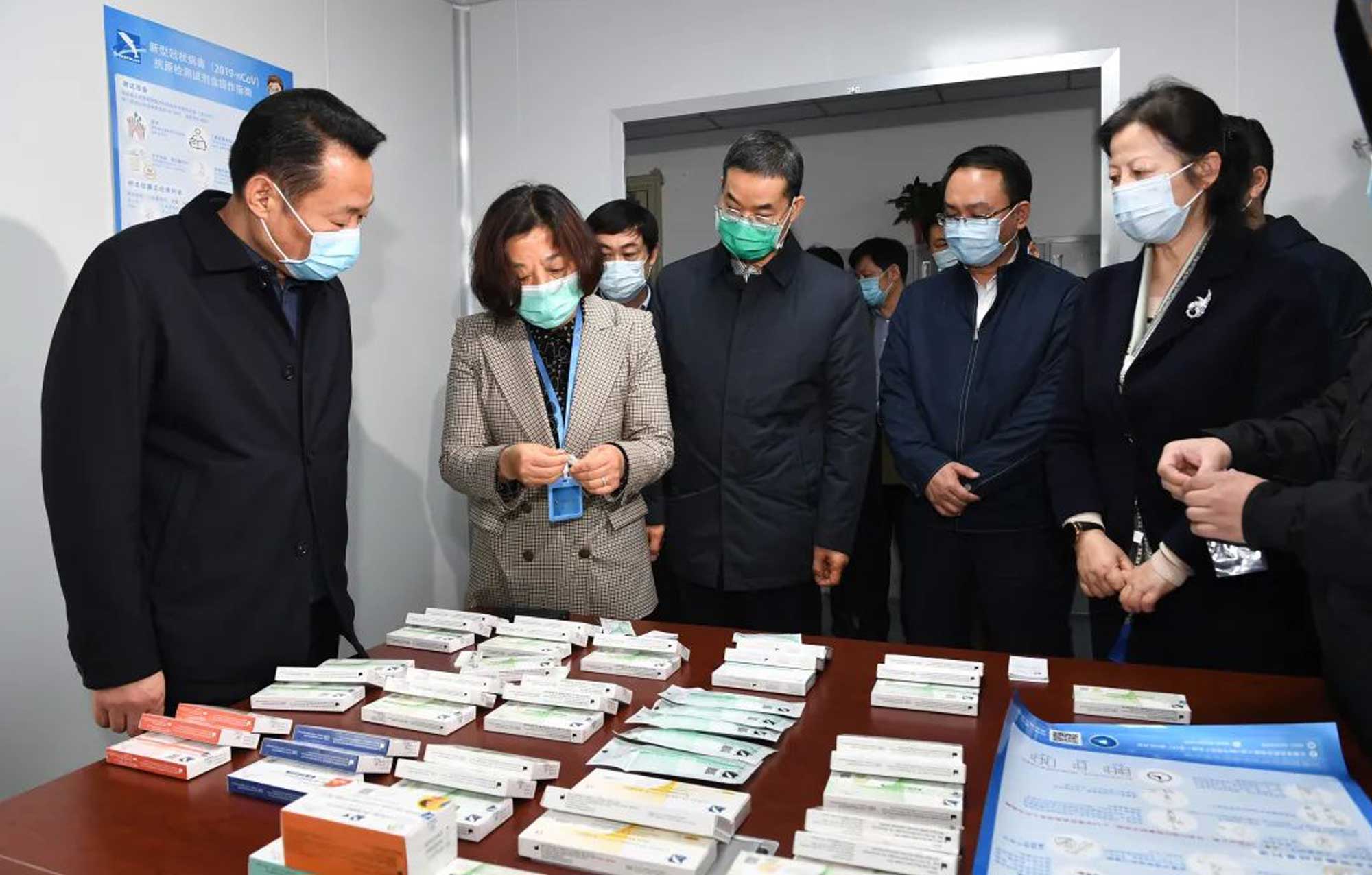 Секретарь Юй Айхуа посетила медицинский центр DEEPBLUE для расследования и исследований